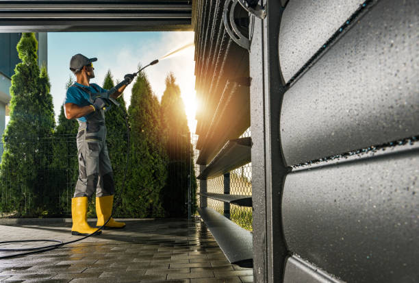 Best Sidewalk and Walkway Cleaning  in Eureka, CA